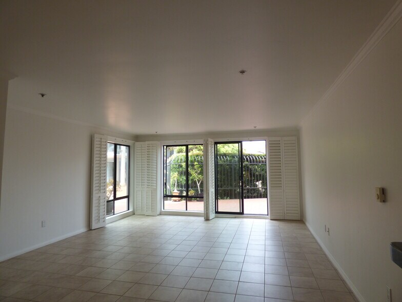 Livingroom - 8263 Camino del Oro