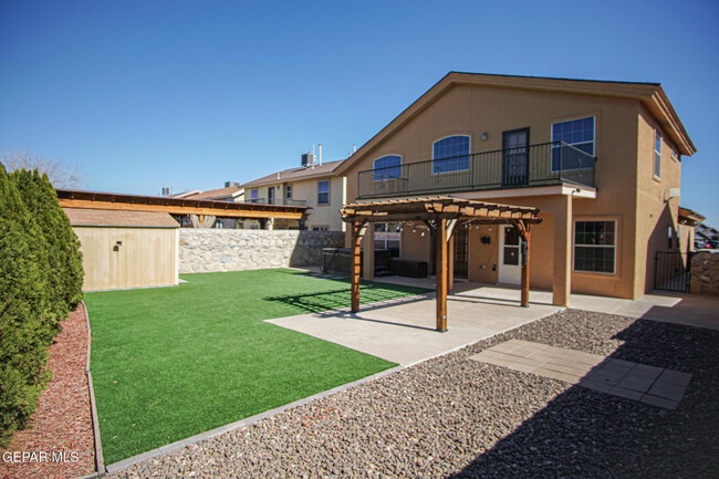 Building Photo - 12941 Tierra Salas Dr