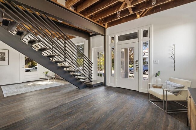Building Photo - 701 Highland Ave