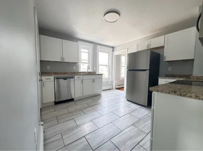 Building Photo - 3 Lafayette St