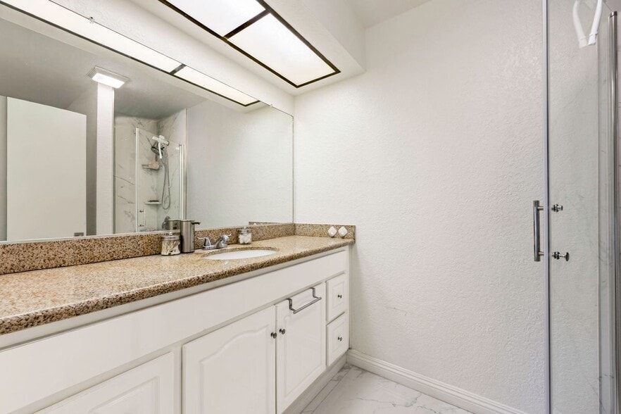 Building Photo - 9006 Stacie Ln