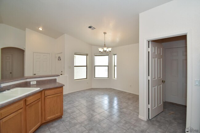 Building Photo - 10254 E 38th St