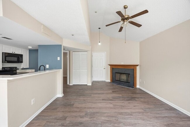 Building Photo - 14053 Vista Dr