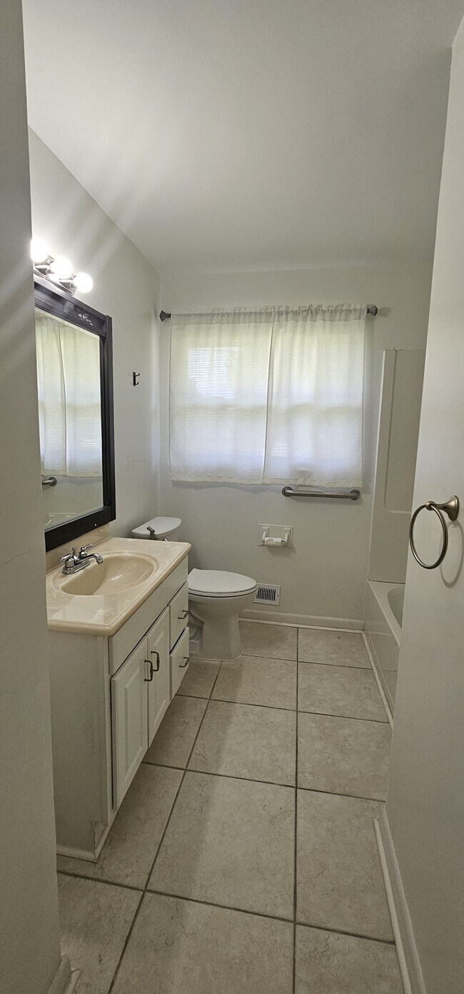 Building Photo - 3520 Gamage Dr