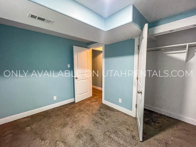 Building Photo - 4552 Long Way