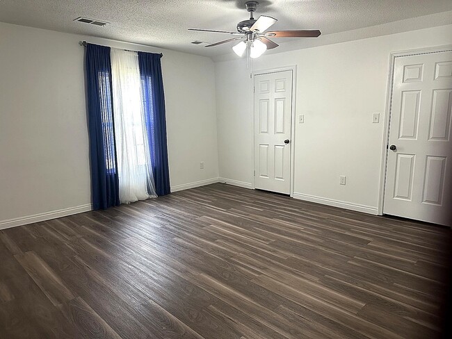 Building Photo - 6736 Kirby Trace Cove