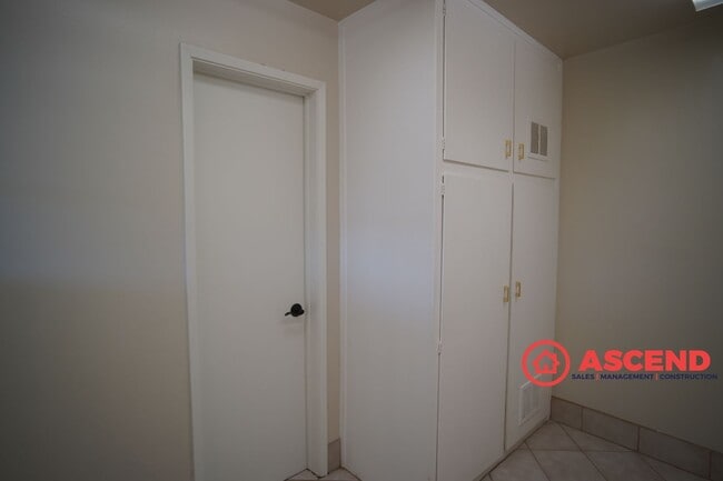 Building Photo - 3 Bed / 2 Bath Home on 2 Acres of Cattle L...