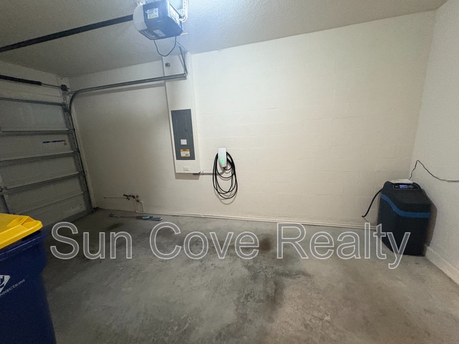 Building Photo - 32997 Kaloko Rd