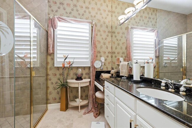 Building Photo - 1007 3rd St E