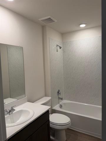 Building Photo - 1208 Riverbrook Ln