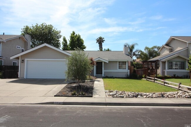 Building Photo - 354 Shamrock Ct