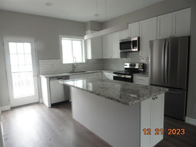 Building Photo - 5262 Ella Blvd