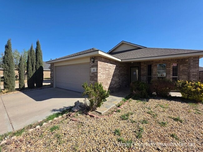 Building Photo - 18 Willow Dr