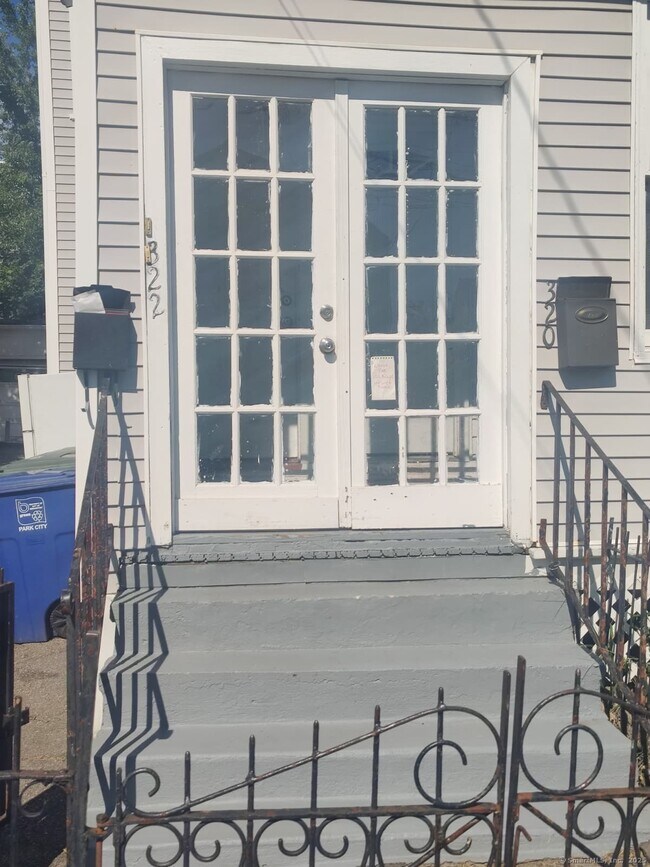 Building Photo - 322 Catherine St