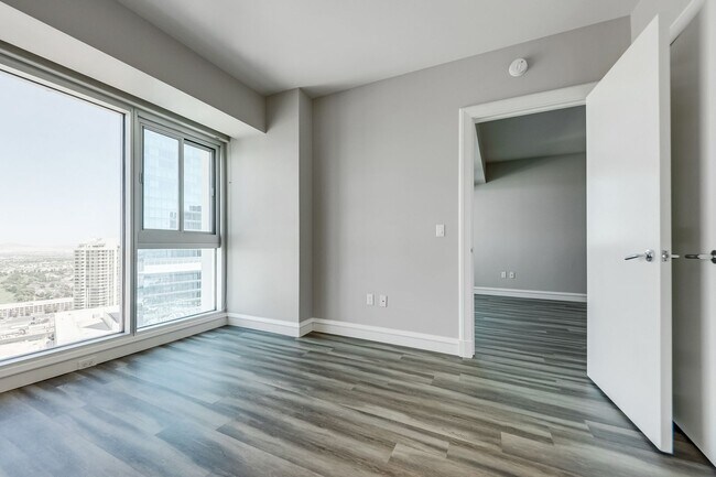 Building Photo - Sky Las Vegas 3706- Strip/City Views from this Stunning 2Bd/ 2Ba Residence
