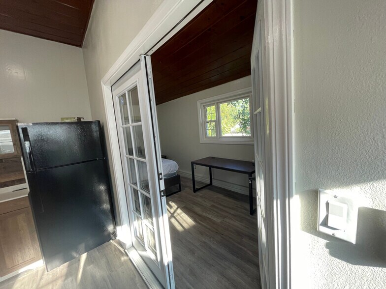 Building Photo - 13712 Saranac Dr