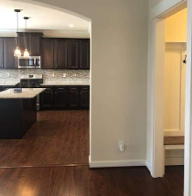 Building Photo - Spacious Four Bedroom Available July 3