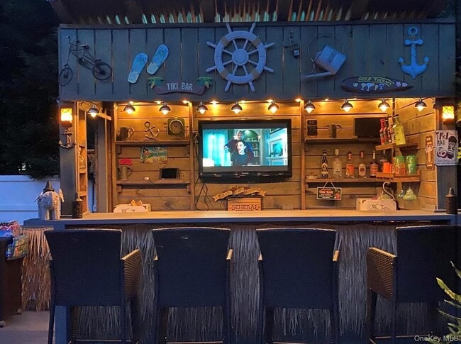 Building Photo - 143 N Summit Ave