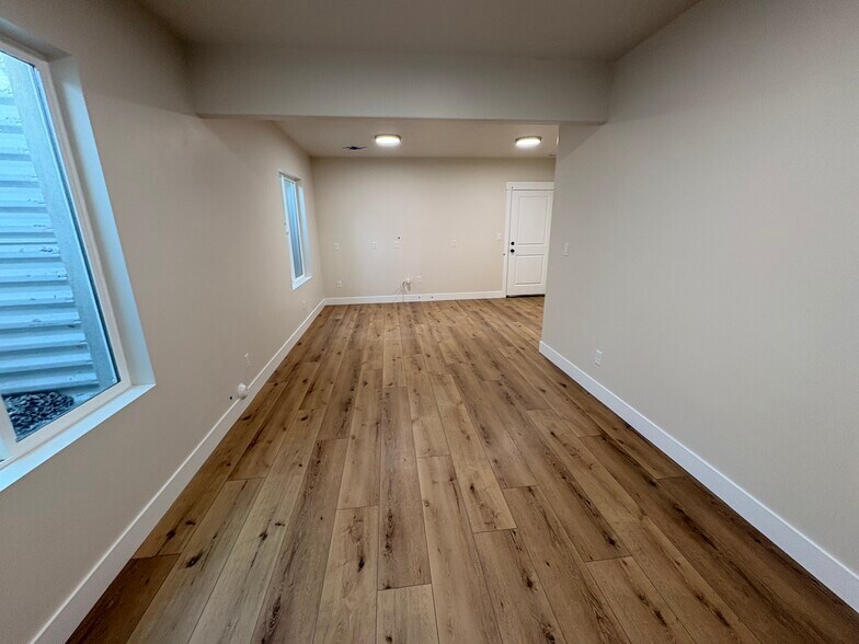 Building Photo - 5472 N Orville St