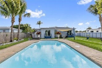 Building Photo - 14950 S Biscayne River Dr