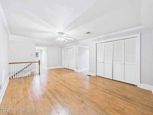 Building Photo - 523 Esplanade Dr