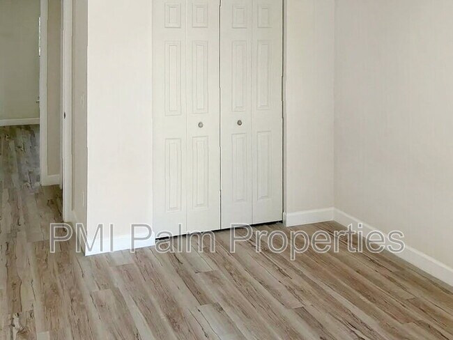 Building Photo - 117 SW Glenwood Dr