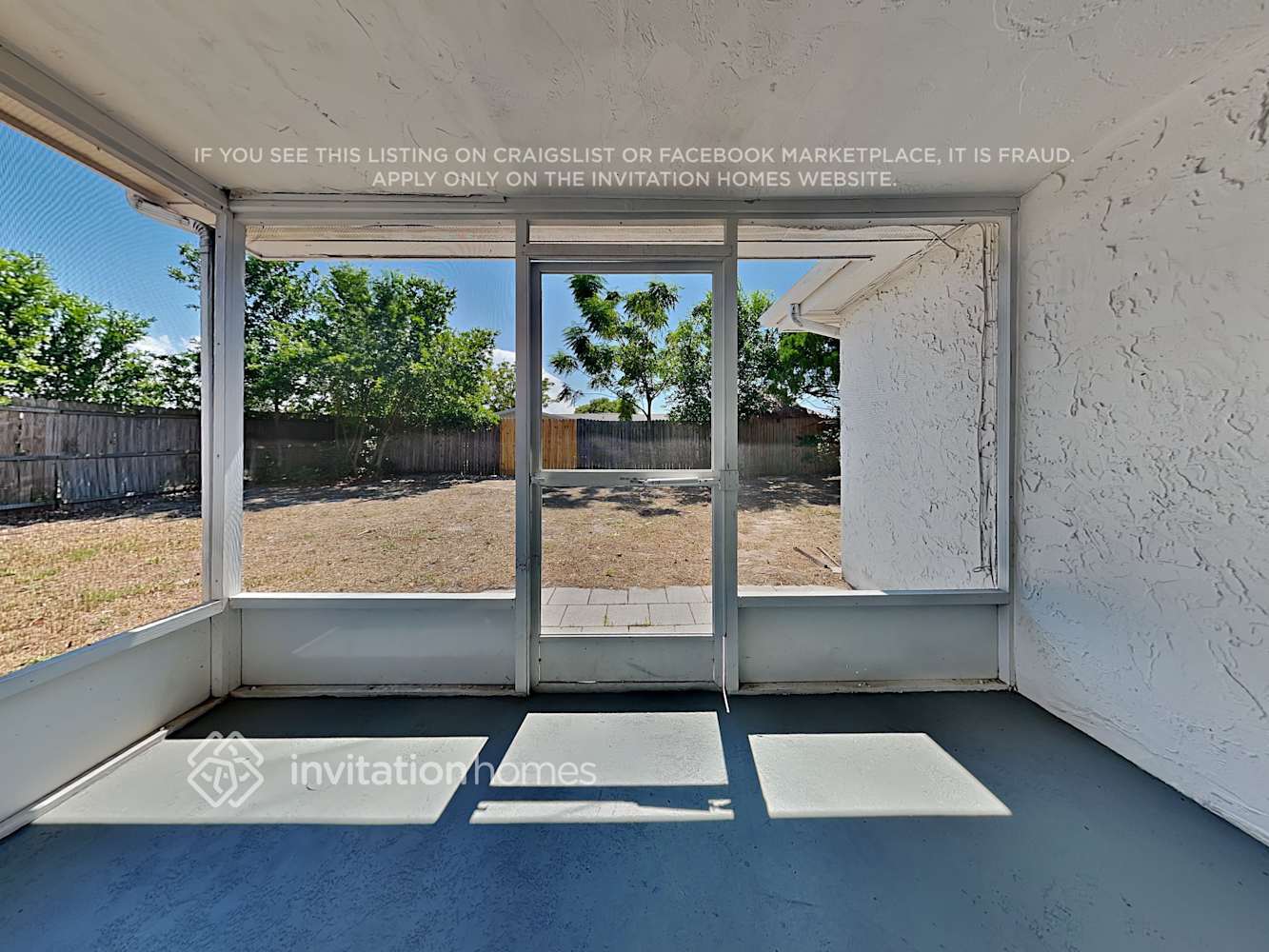 Building Photo - 3402 Eisenhower Dr