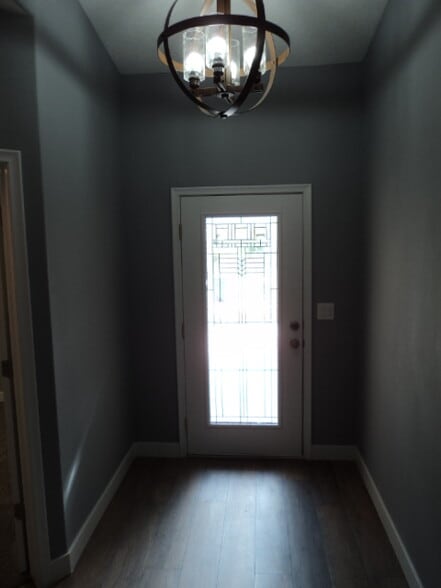 Building Photo - 575 Hagens Aly