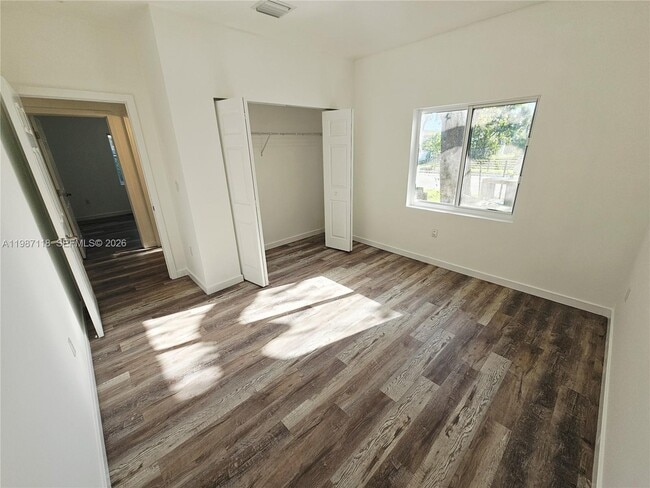 Building Photo - 127 NE 184th Terrace