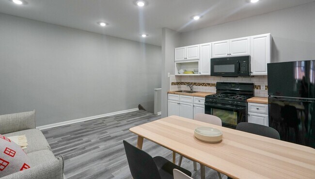 Building Photo - 2136 S 17th St