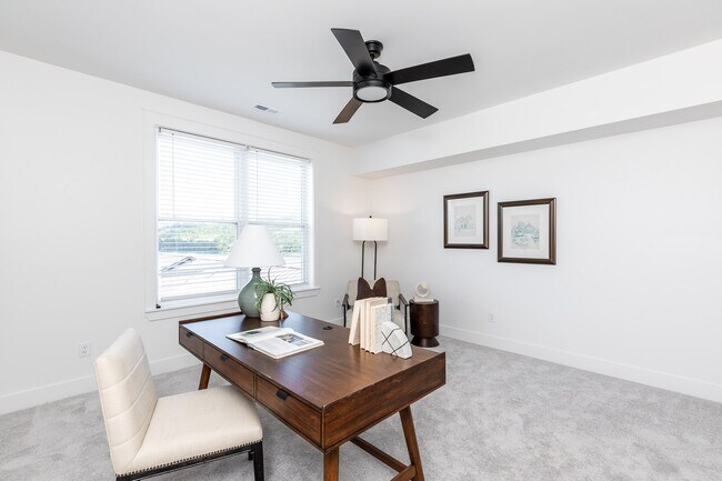 Building Photo - 617 Manhattan Blvd