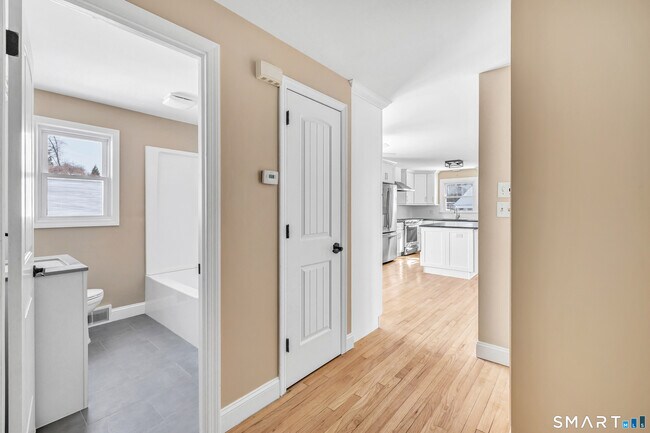 Building Photo - 139 Walnut Tree Hill Rd