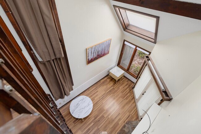 Building Photo - 115 Beechnut St