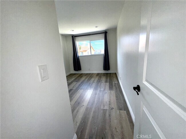 Building Photo - 6911 Laurelhurst Dr