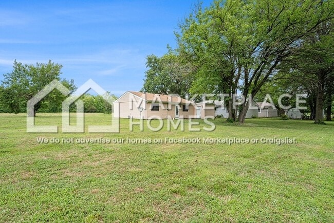 Building Photo - 4210 N Park Dr
