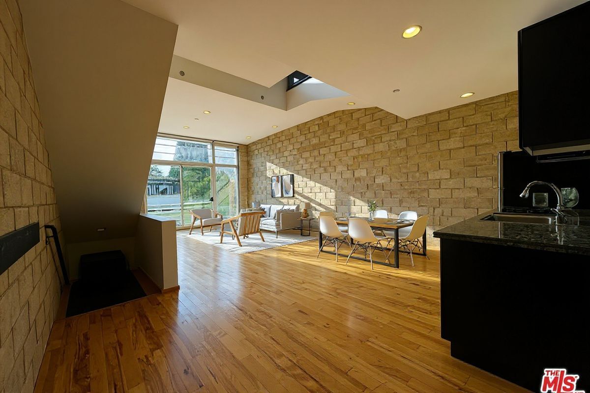 Building Photo - 717 Highland Ave