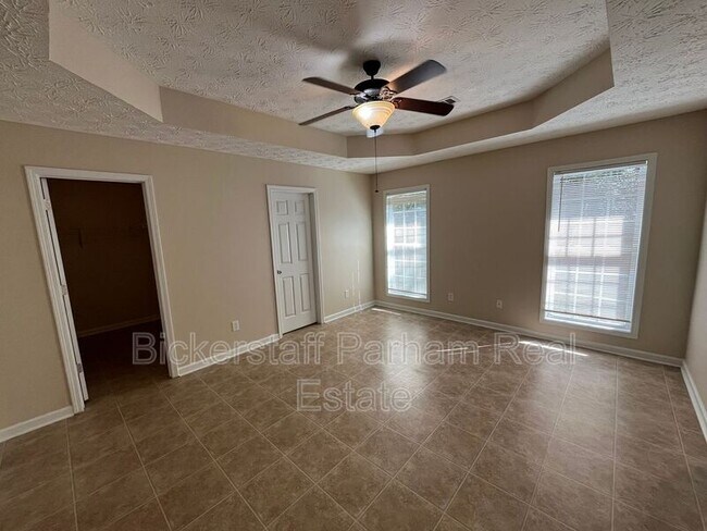 Building Photo - 14 Brentwood Dr
