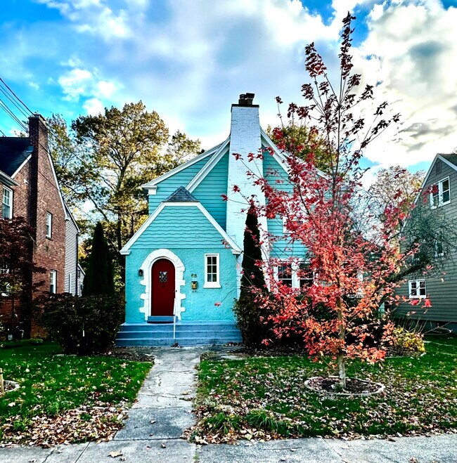 Primary Photo - 65 Spring Garden St