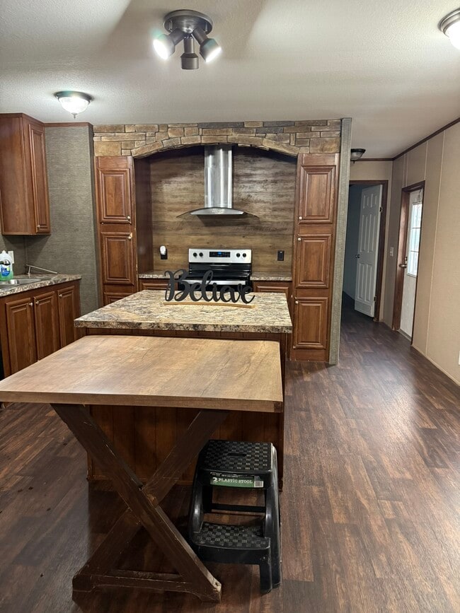 Building Photo - 207 Juniper Rd