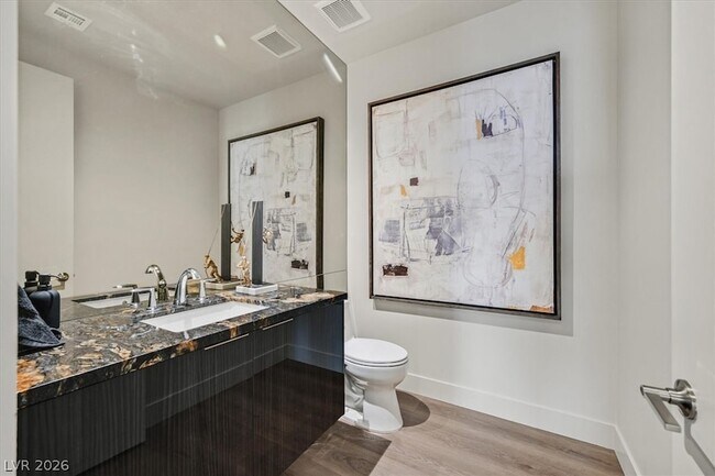 Building Photo - 807 Magnum Cliff Ct