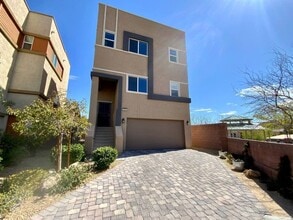 Building Photo - UNIQUE MODERN 3 STORY, 2BED, 3BATH WITH A ROOFTOP DECK!