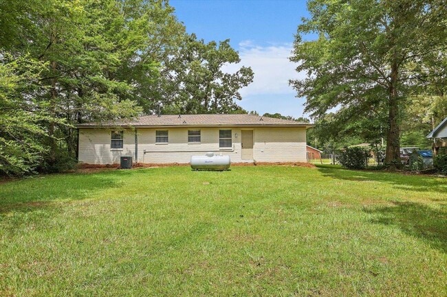 Building Photo - 642 Sweetgum St