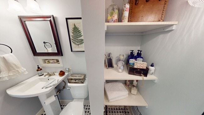 Building Photo - Sylvan Park Fully Furnished Home and Guest House-Shorter Term Leases Available!