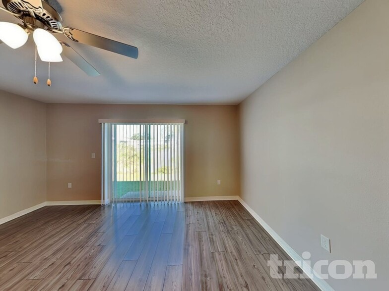 Building Photo - 449 Kensington View Dr