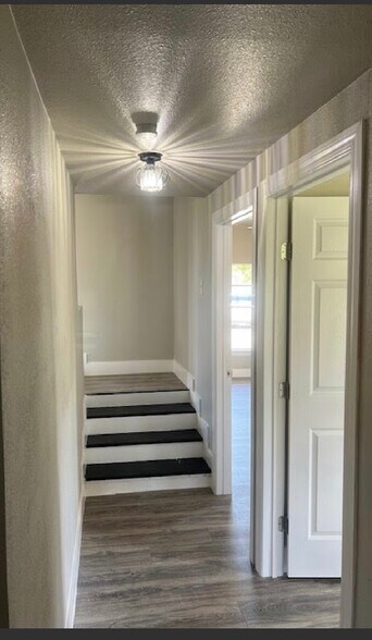 Building Photo - 4010 Neer Ave