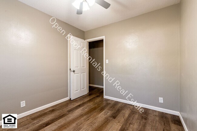 Building Photo - 4814 Blum Dr