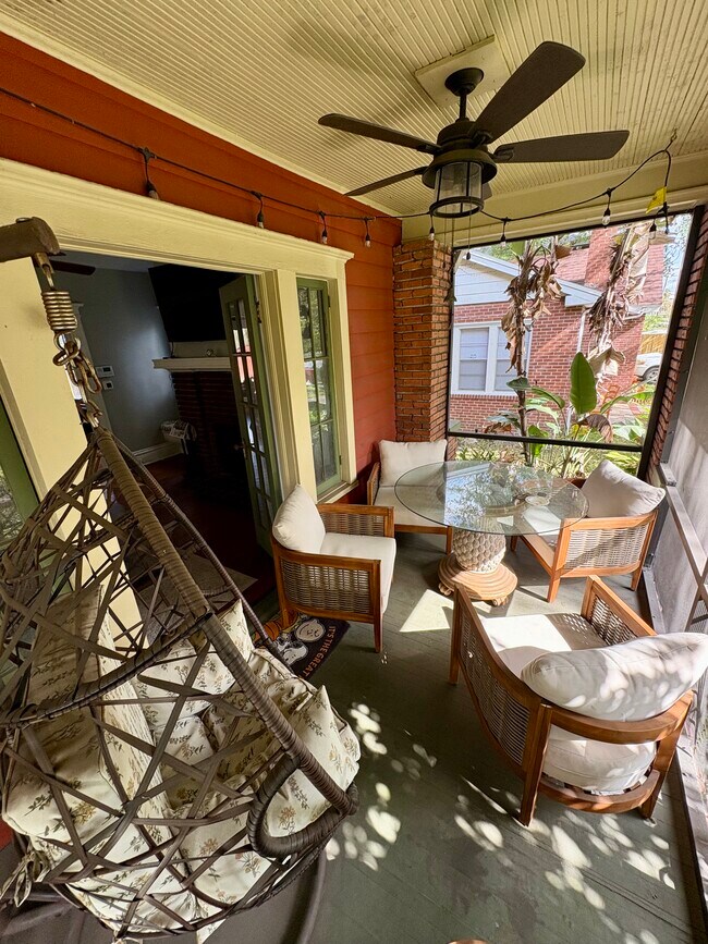 Building Photo - 2043 Dellwood Ave