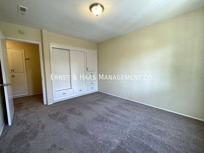 Building Photo - 21 Alamitos Ave