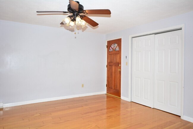 Building Photo - 9 Mayberry Dr