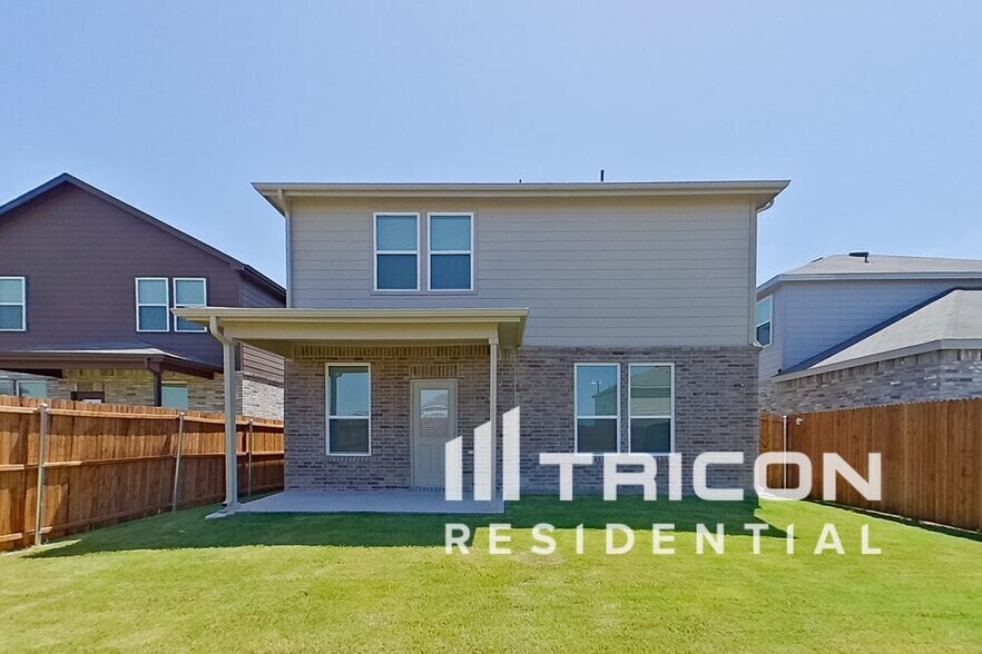 Building Photo - 2410 Carlow Ln